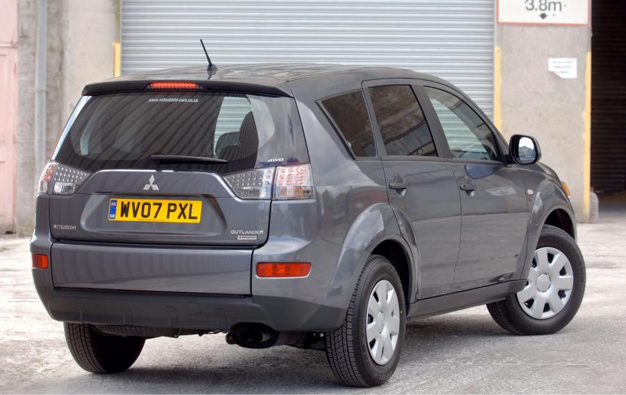  Mitsubishi Outlander 4Work 2007 года  (фото 7 из 16)